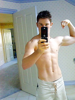 Solo guy selfies show off tight abs and sexy cocks in the mirror